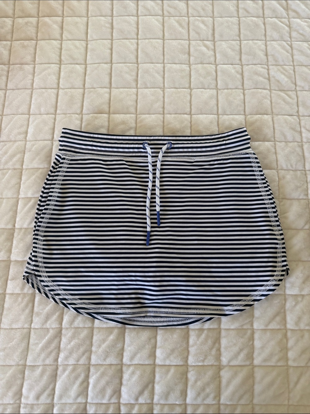 Girls Vinyard Vines Athletic skirt (built-in shorts)